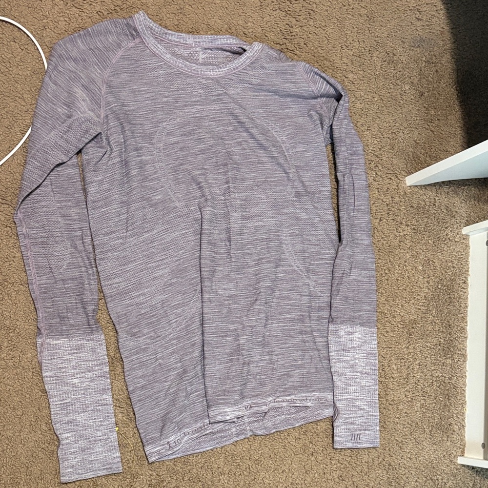 lululemon athletica Men's Light Gray Long Sleeve Tee
